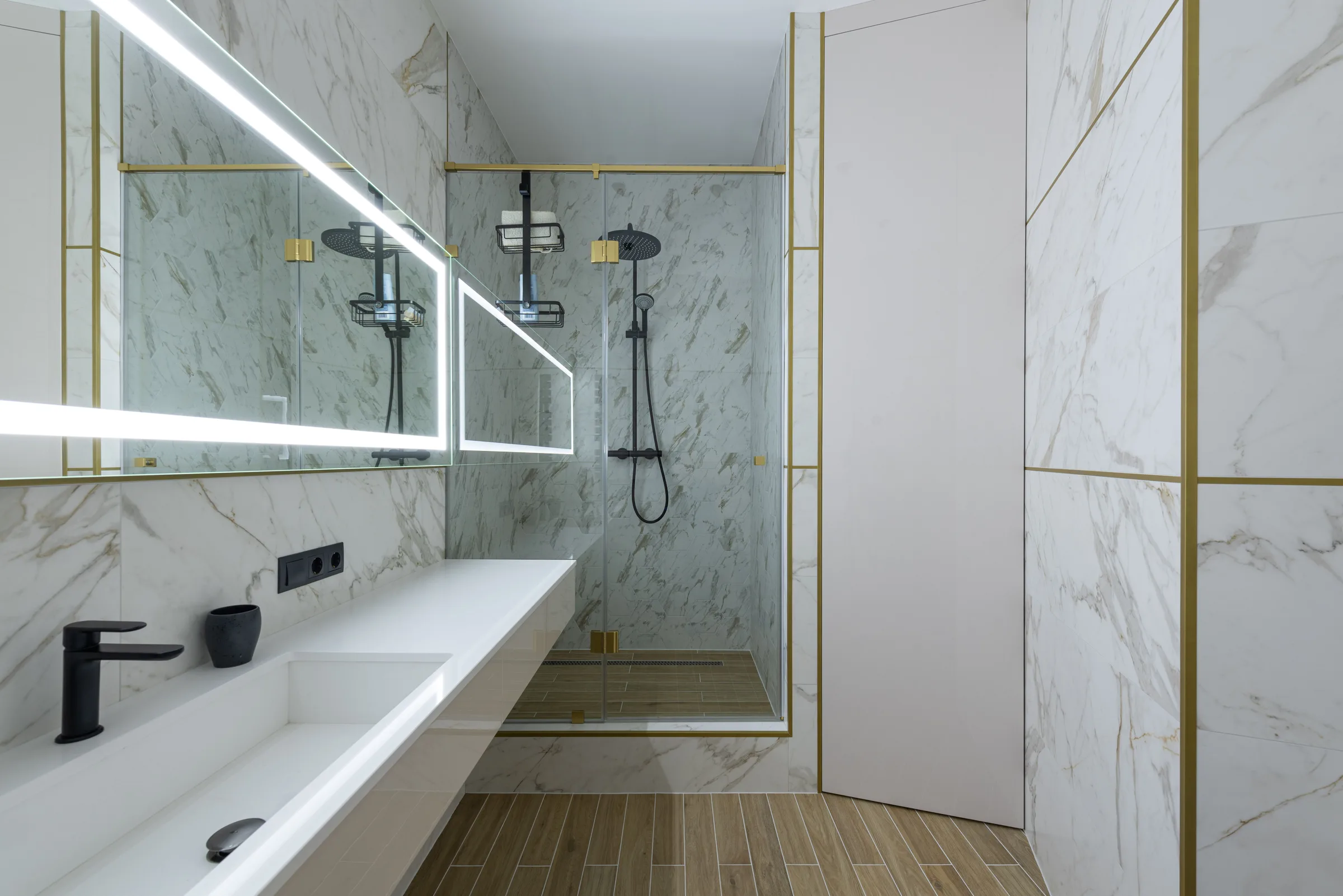 Modern bathroom renovation in BC by Pro 1 Construction